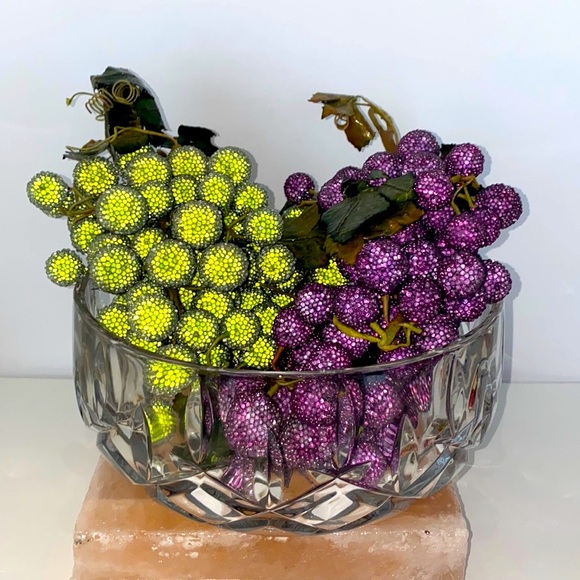 Vintage glass micro beaded faux grapes- set of 4 clusters - Picture 2 of 16